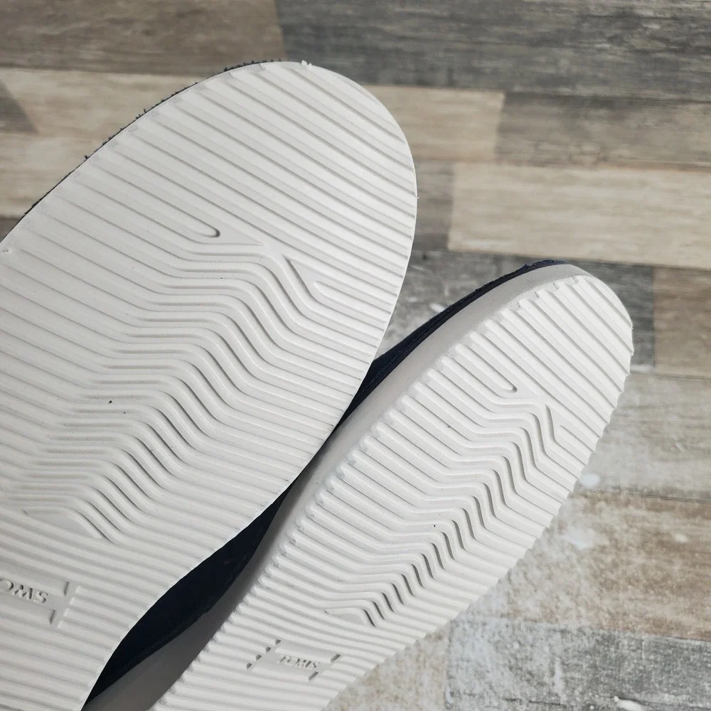 Toms new without